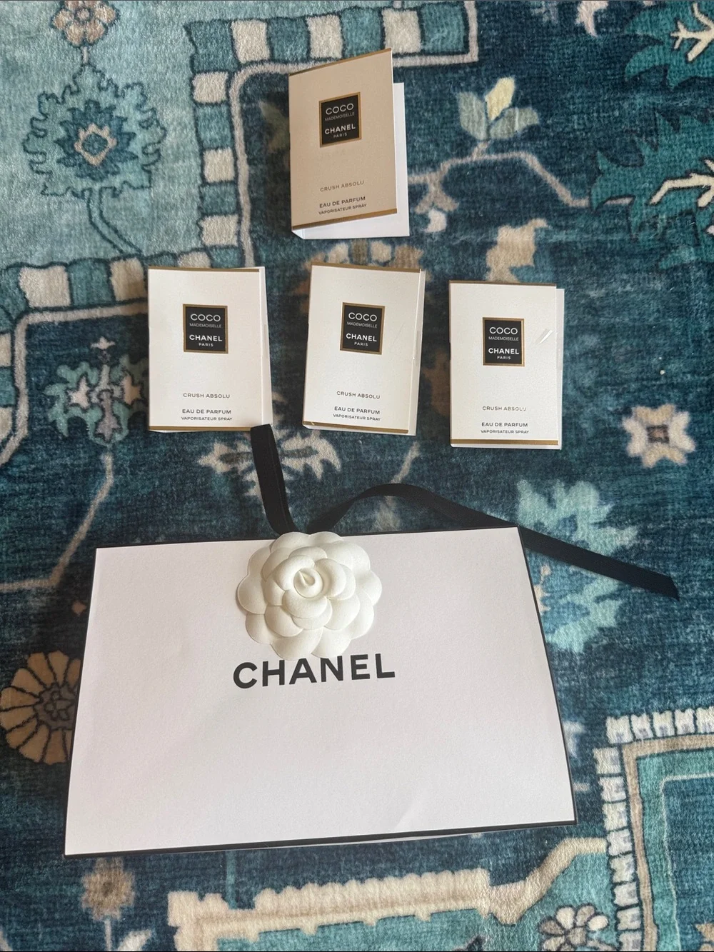 NEW CHANEL Coco Mademoiselle Absolu Trial Samples (4) with White Camellia Bag